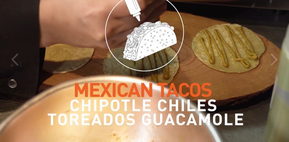 Making the chipotle chiles toreados guacamole